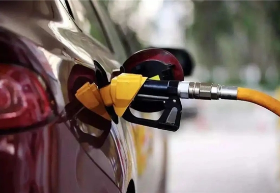 2025年的车市，油箱支配90%新车，智驾迎来激战，换电越来越鸡肋？