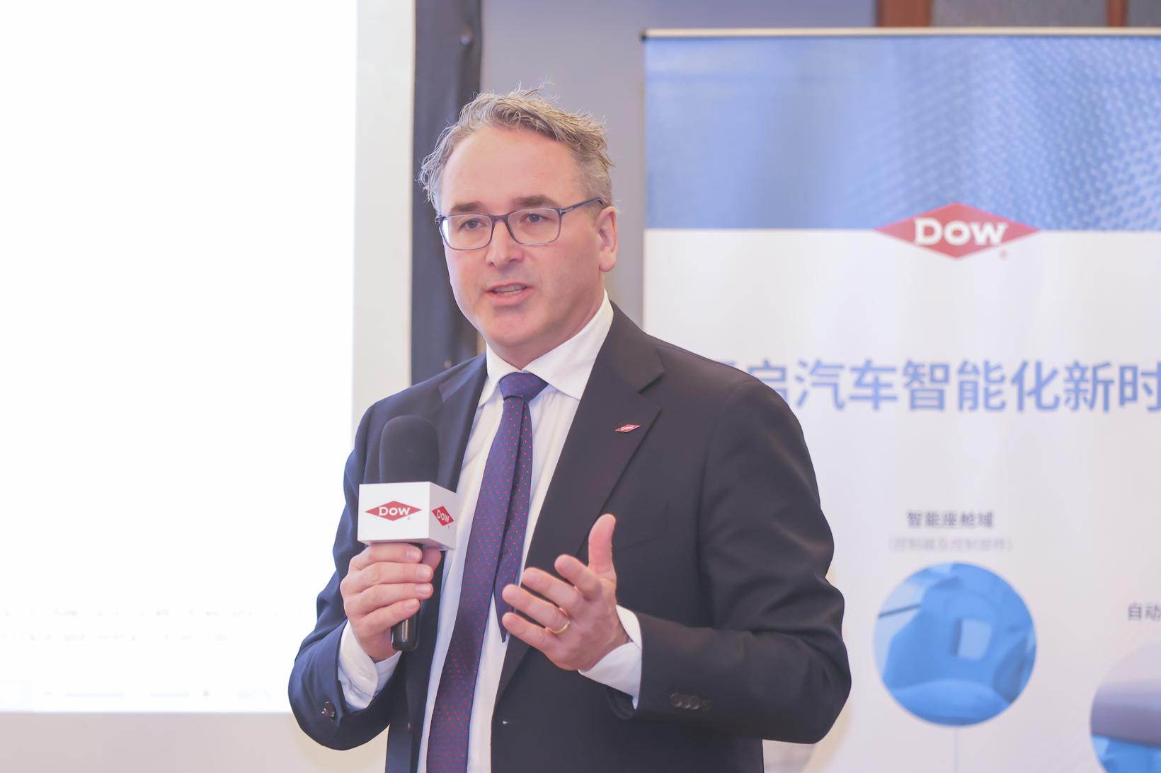 迎战“全民智驾”，陶氏公司携全域有机硅产品护航