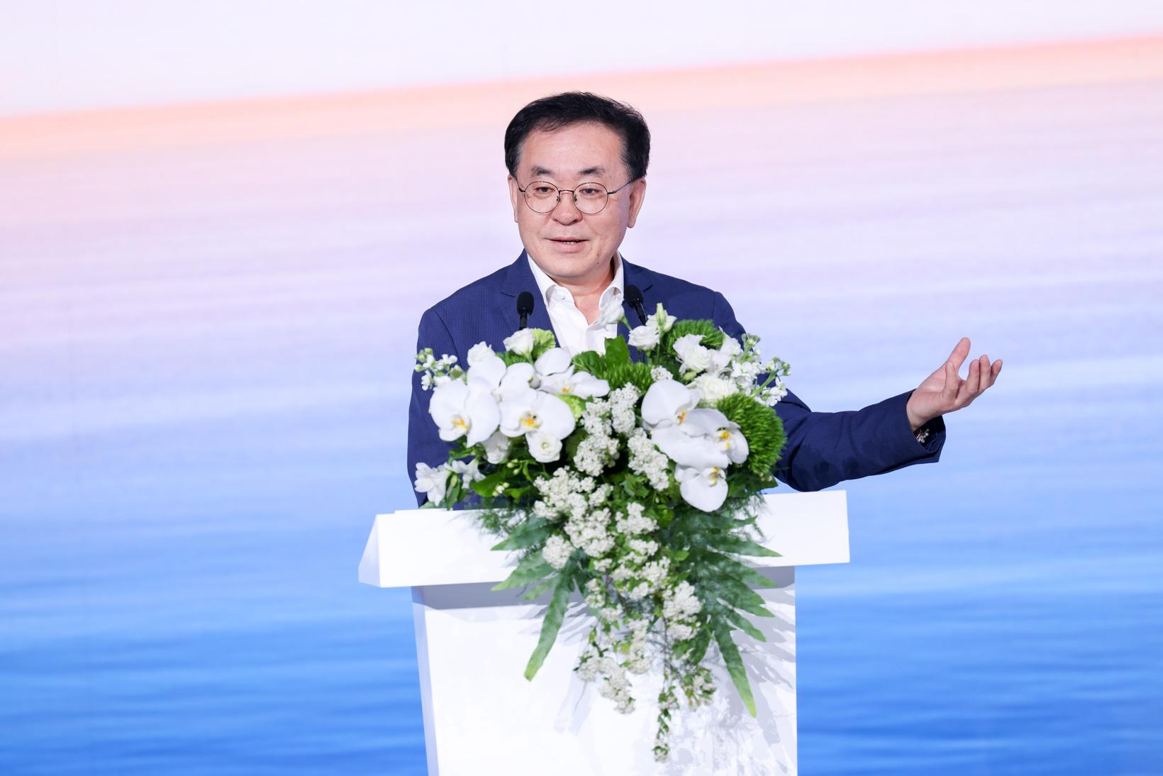 科技重塑，向新而行 2025新华网科技创新与产业融合论坛在沪举办
