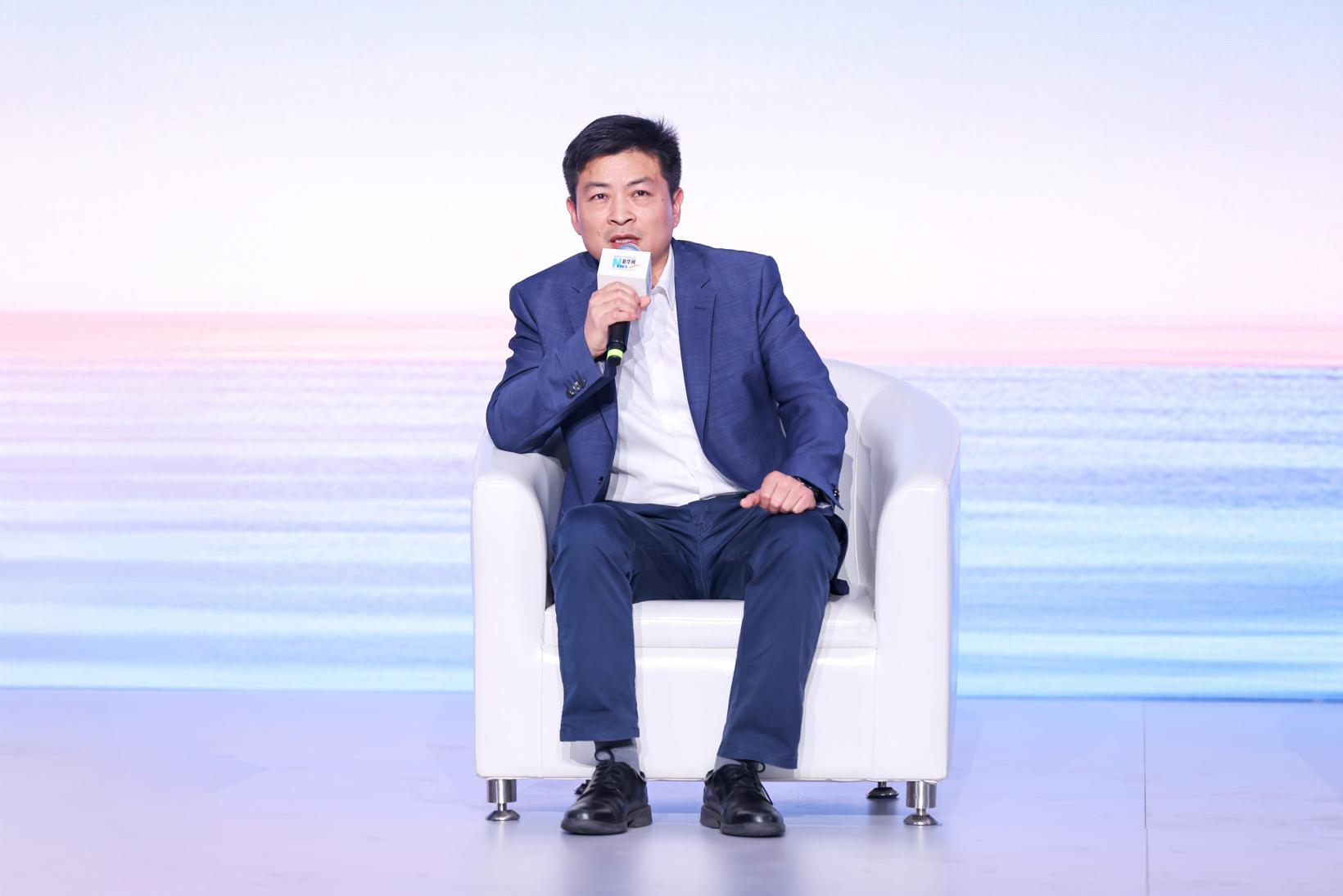 科技重塑，向新而行 2025新华网科技创新与产业融合论坛在沪举办