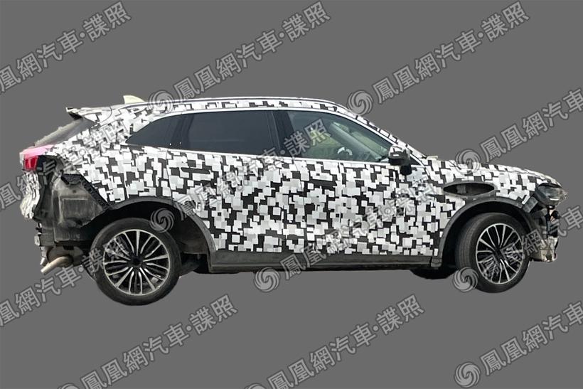 咖啡家族再添一员？ WEY全新6座SUV路试曝光