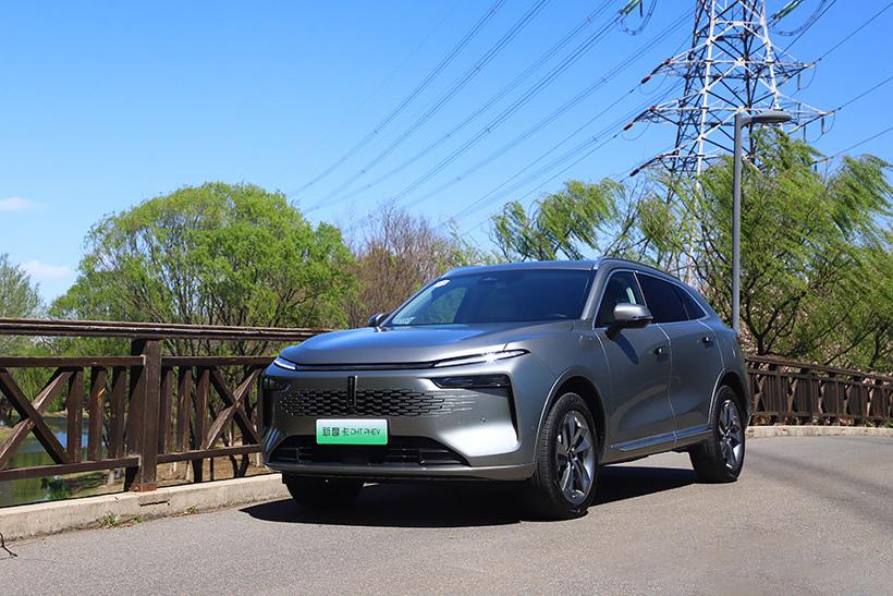 从零焦虑到更豪华、更智能，试驾魏牌新摩卡DHT-PHEV