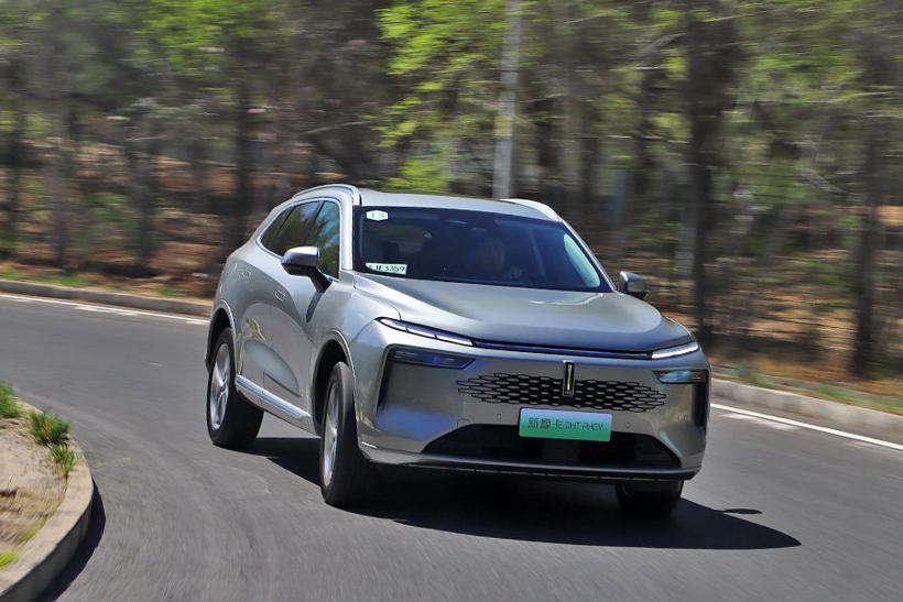 从零焦虑到更豪华、更智能，试驾魏牌新摩卡DHT-PHEV