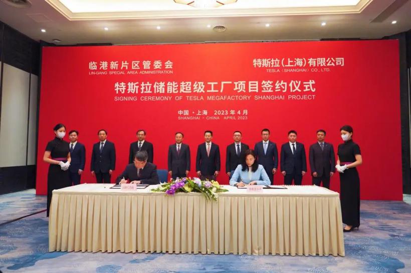 夜访上海工厂，马斯克深绑中国