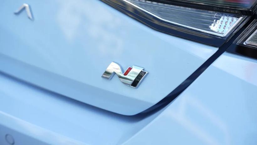 试驾现代ELANTRA N：赛道上的性能“猛兽”，纯粹的驾驶乐趣