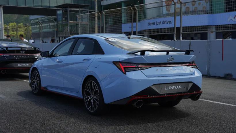 试驾现代ELANTRA N：赛道上的性能“猛兽”，纯粹的驾驶乐趣