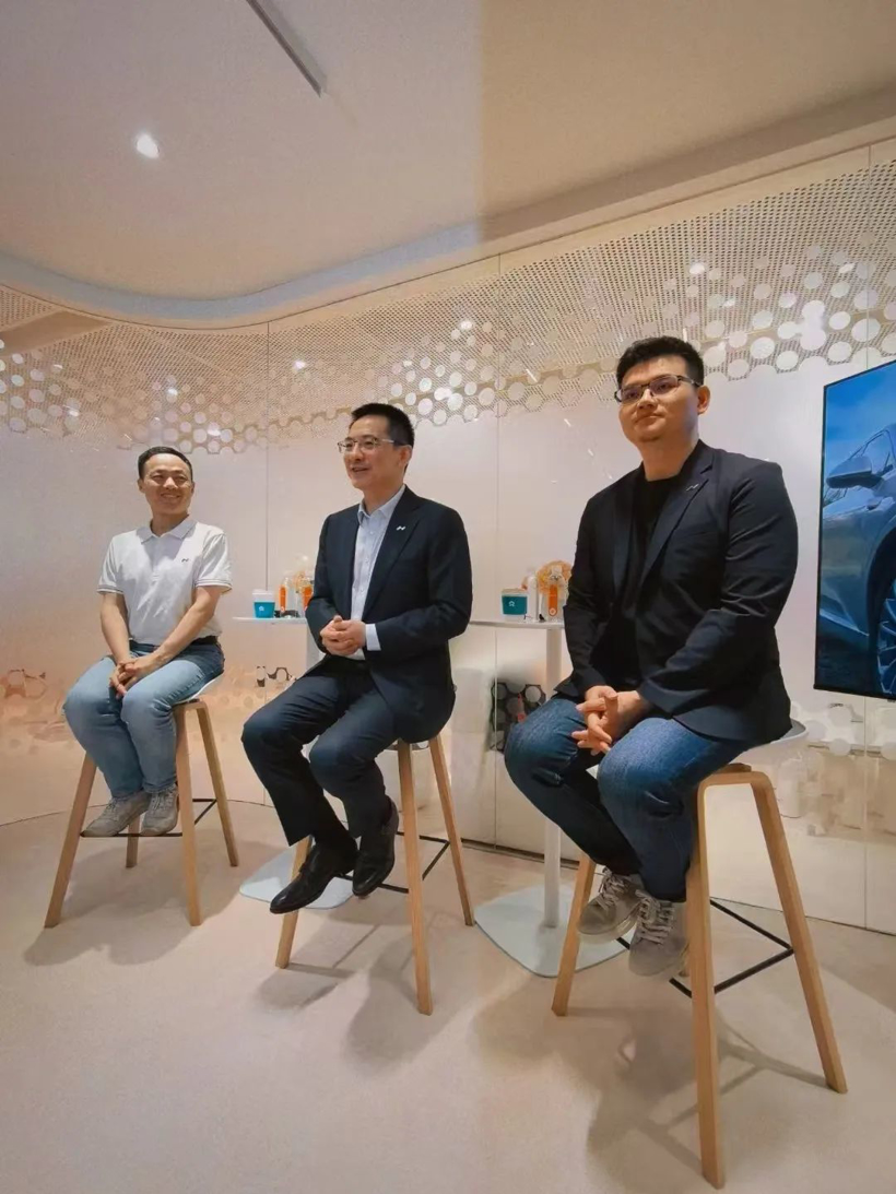 “蔚乐萤”，输不起