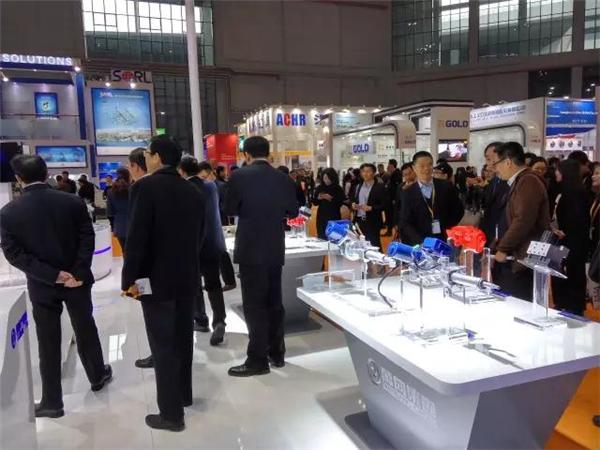 万向集团联合MINIEYE发布AEB样件 预计明年量产