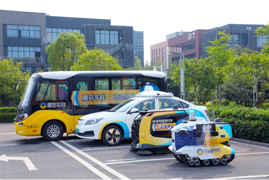 自动驾驶“前哨战”打响，Robobus已在多地试运营