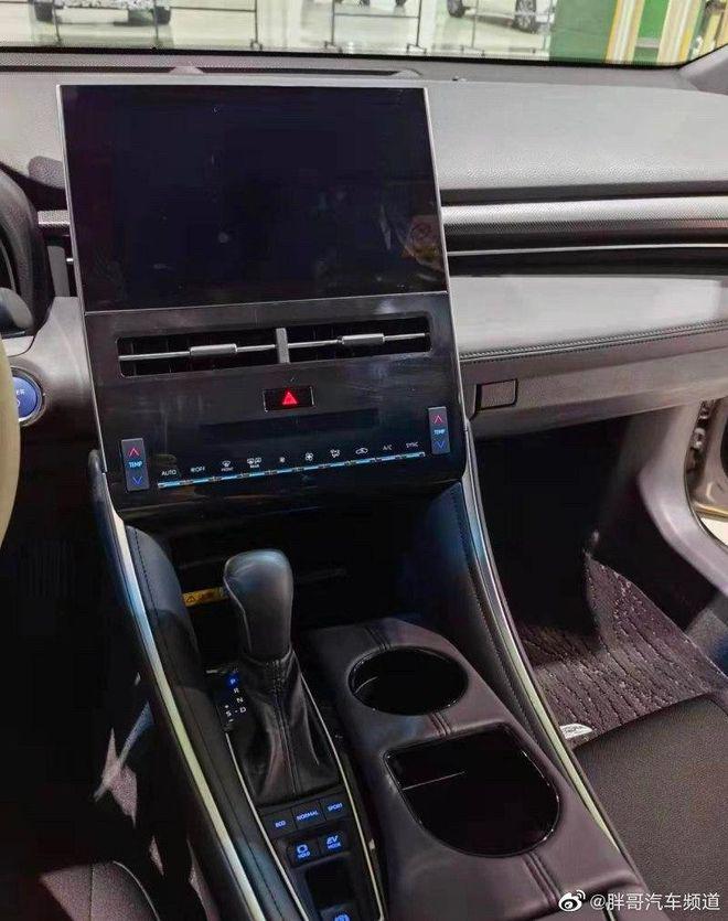 新增全液晶仪表盘 新款亚洲龙内饰谍照曝光