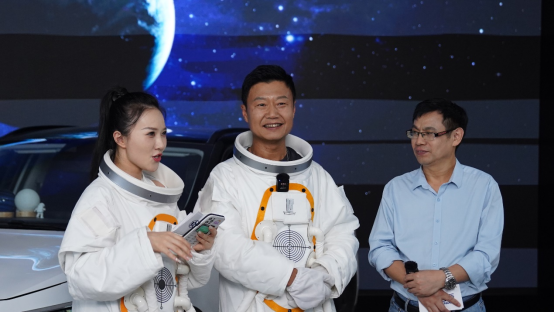 东风日产启辰大V携手《独行月球》登陆“广寒宫” 启辰大V探月版正式上市