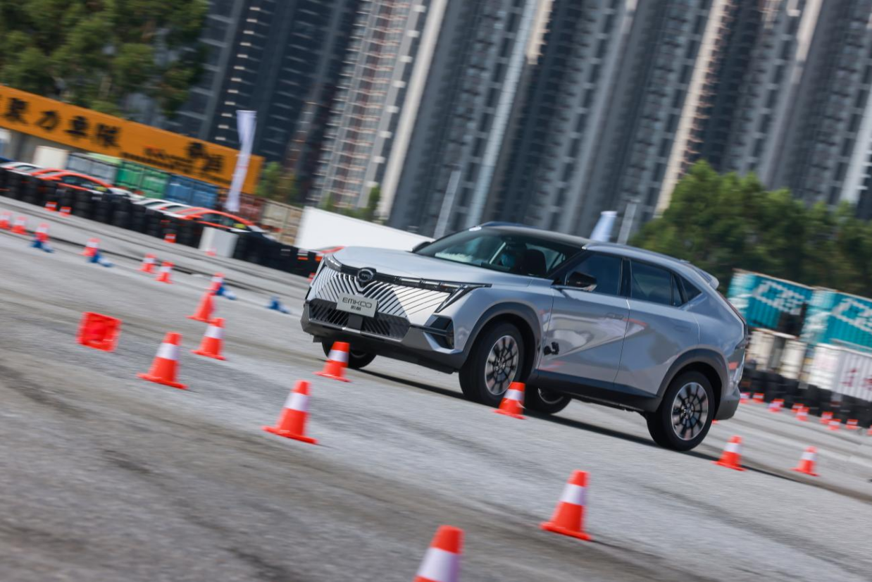 3.9秒、78km/h，传祺影酷尽显操控实力
