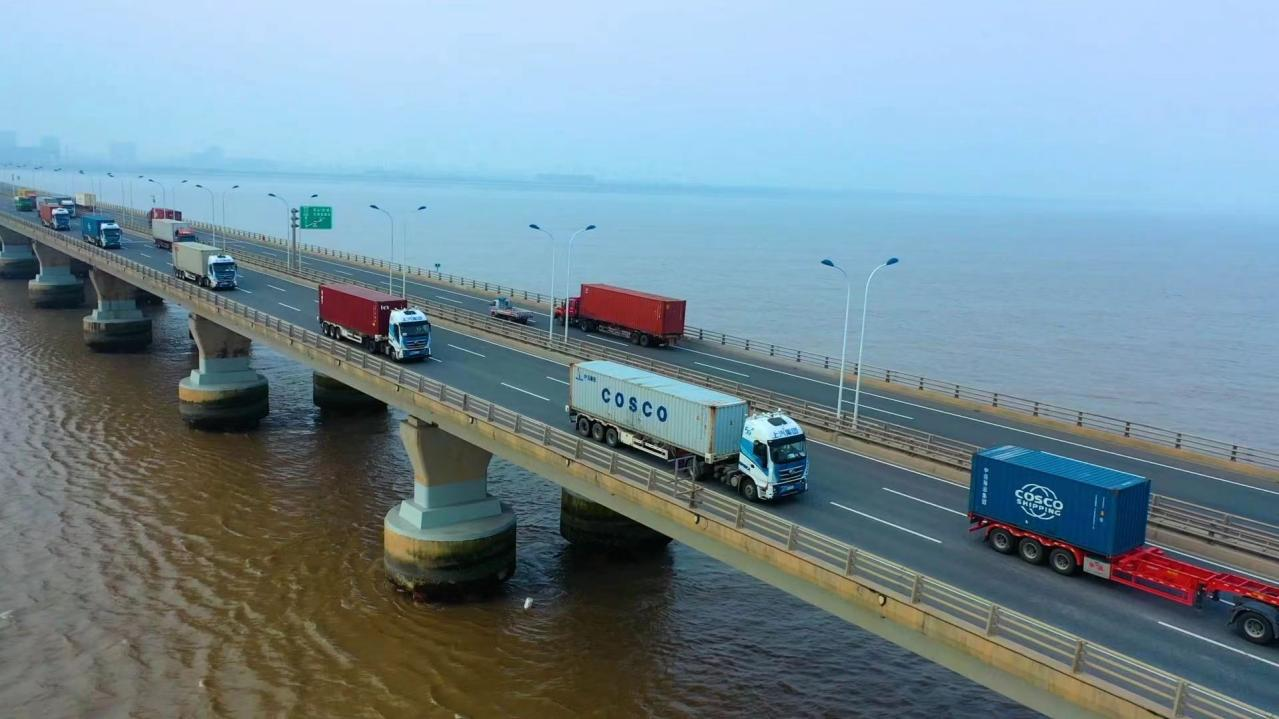 全球领跑！友道智途获全球首张智能网联汽车示范运营牌照