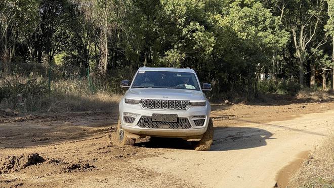 4xe来了 全新Jeep大切诺基将于2月11日开启预售