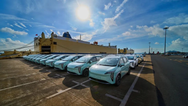 广汽埃安首批100台AION Y Plus车型出海