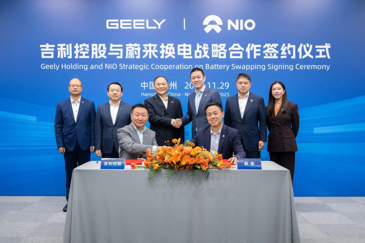 E周看点 | 极越01全系直降3万；宝马奔驰在中国设合资公司
