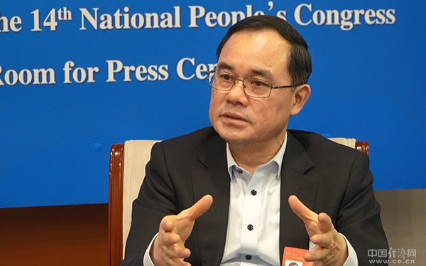 朱华荣代表：发挥四大优势，推动“中国车”驶向全球