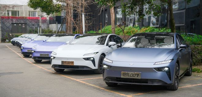 东风奕派eπ007上市售15.96万起 还可选装剪刀门