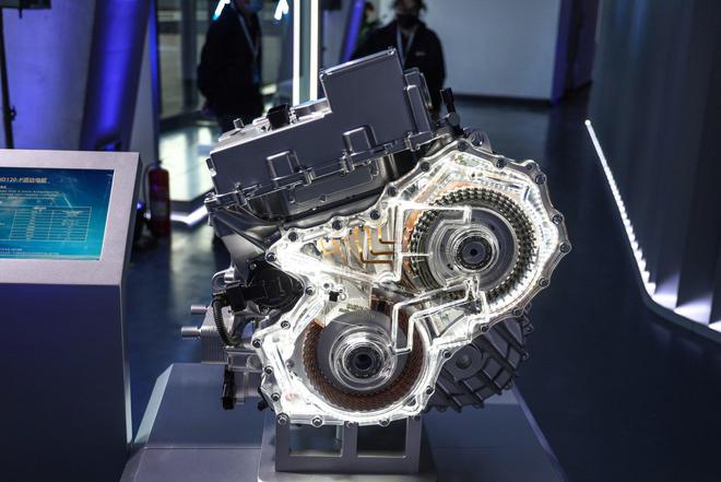 纯电续航205km版售12.99万起 东风风神L7上市交付
