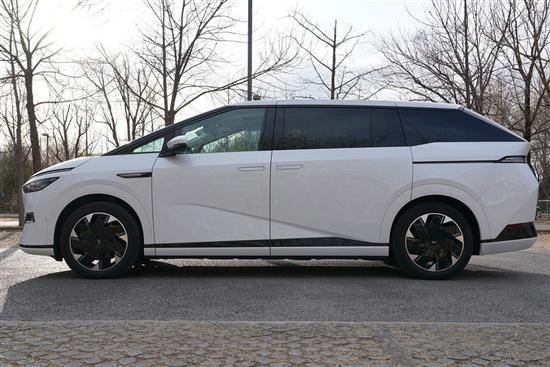 加速海外布局 小鹏X9明年2月登陆挪威市场