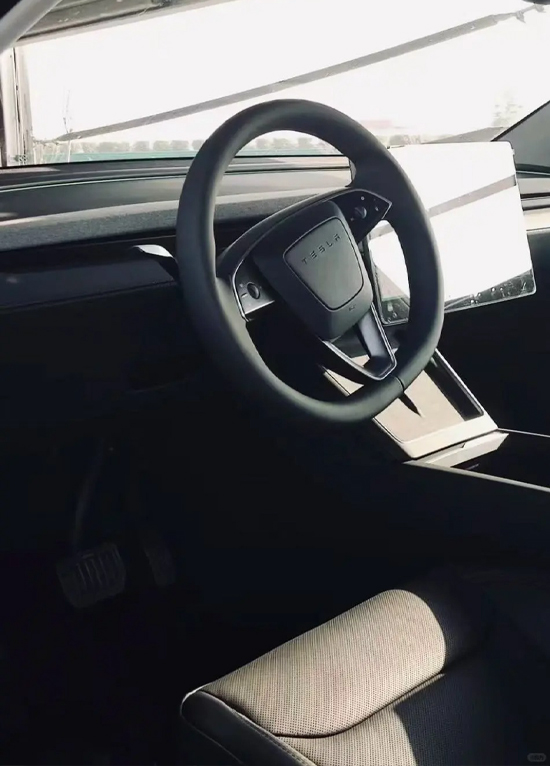 新款特斯拉Model Y实车内饰图首度曝光