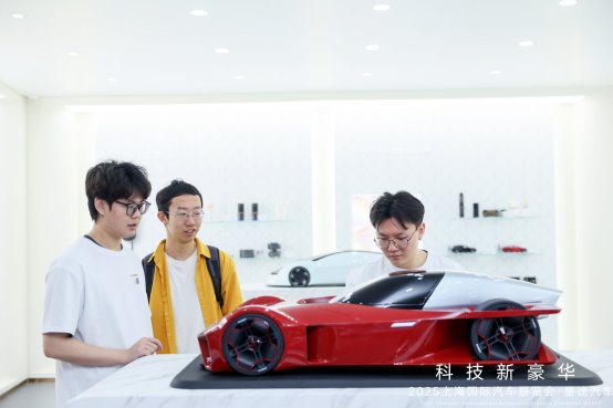 “科技新豪华”再进阶 星途携新能源全明星阵容闪耀上海车展